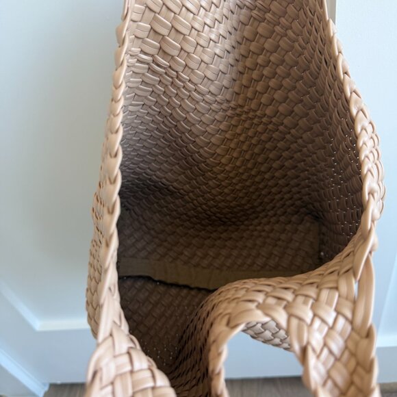 Vegan Leather Handbag tote like new - Picture 5 of 10